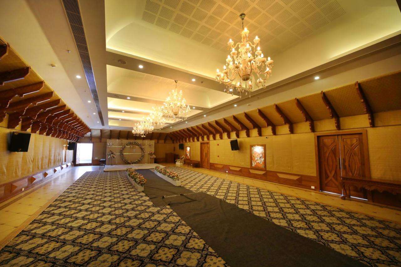 Gokulam Grand Resort & Spa, 쿠마라콤 외부 사진